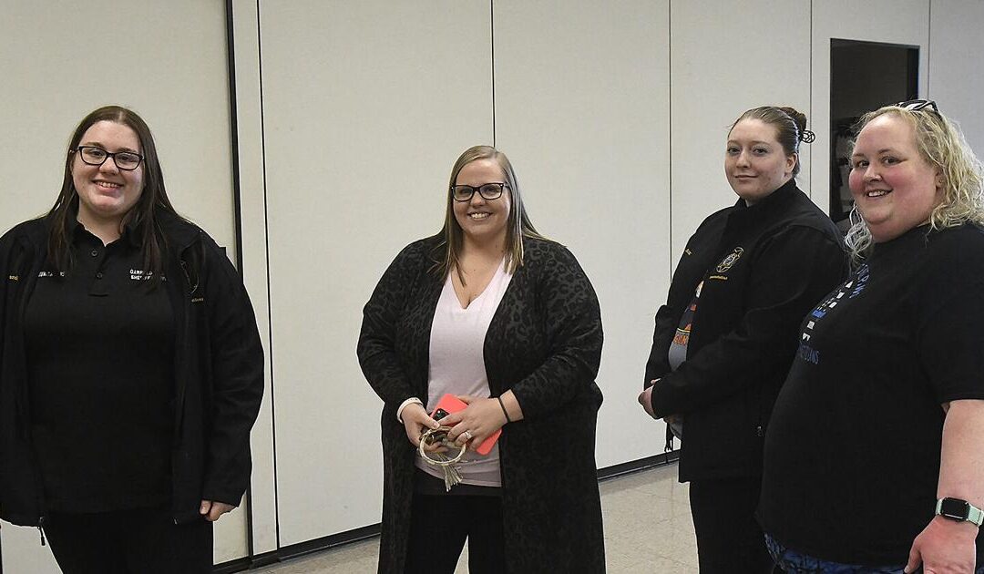911 dispatchers recognized for their work (OK)
