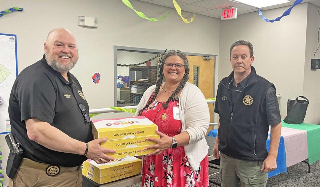 Dix recognizes sheriff office’s emergency dispatchers (GA)