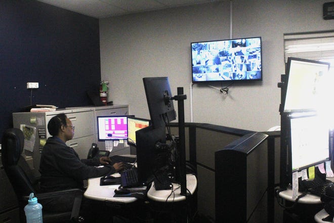 County to hire 911 director for future consolidation (AR)