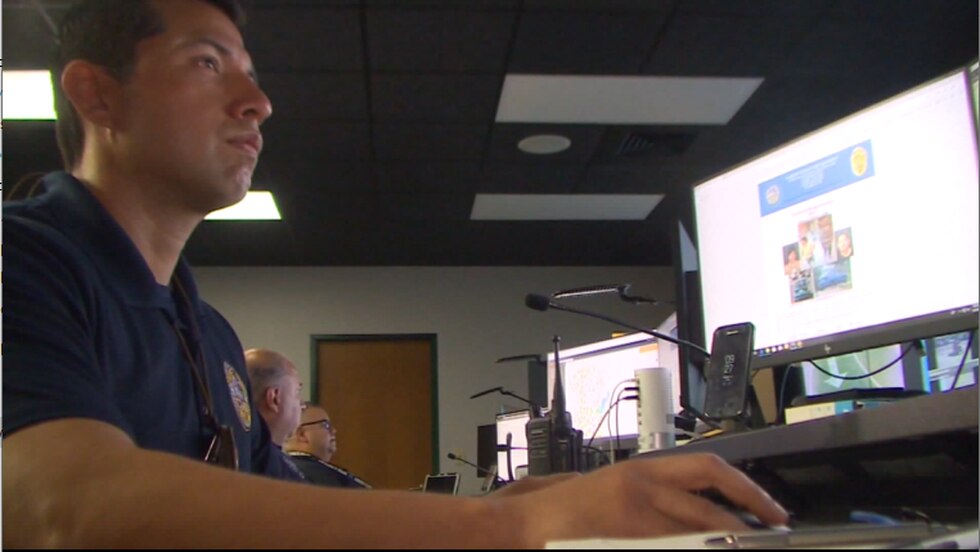 Emergency dispatchers received 422000 calls last year (TX)